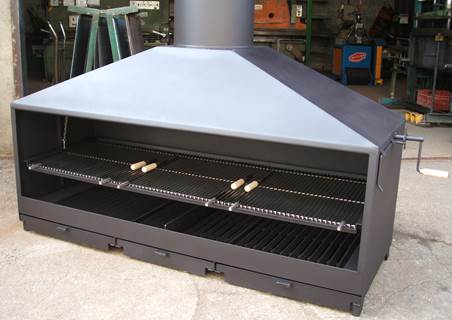 Kant en BBQ op houtvuur met verticale en horizontale grill